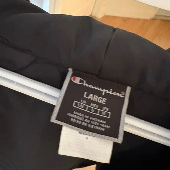 Champion Black Puffer Jacket - Picture 3 of 3